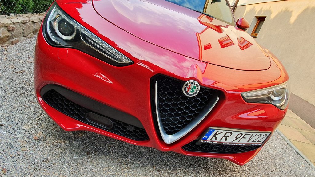 Alfa Romeo Stelvio Q4 2.0 TB 280 KM włoska robota 